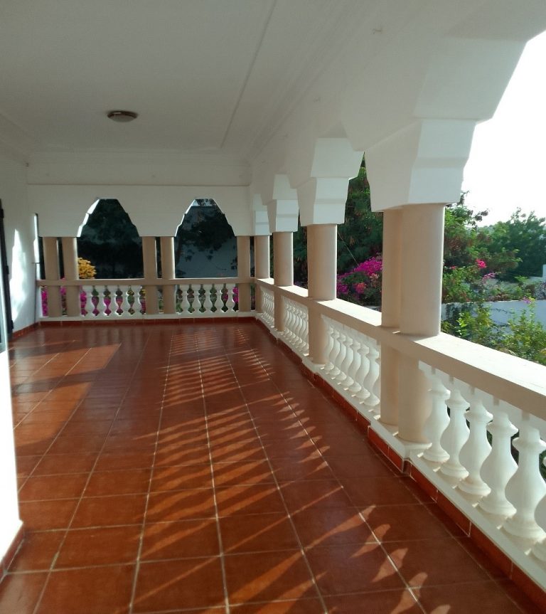 Fotografie della Terrazza/ Façade de l’Ambassade